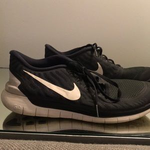Black Nike Free 5.0 gym shoes size 8.5